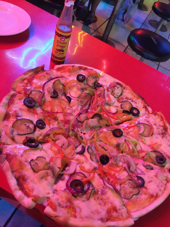 edsa-complex-restaurant-pizza
