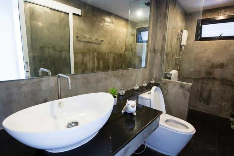 the-mirror-chiang-mai-bathroom