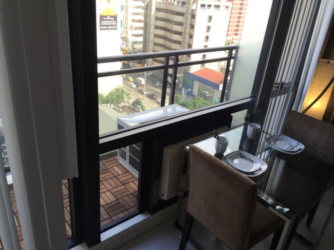 gramercy-manila-apartments-balcony