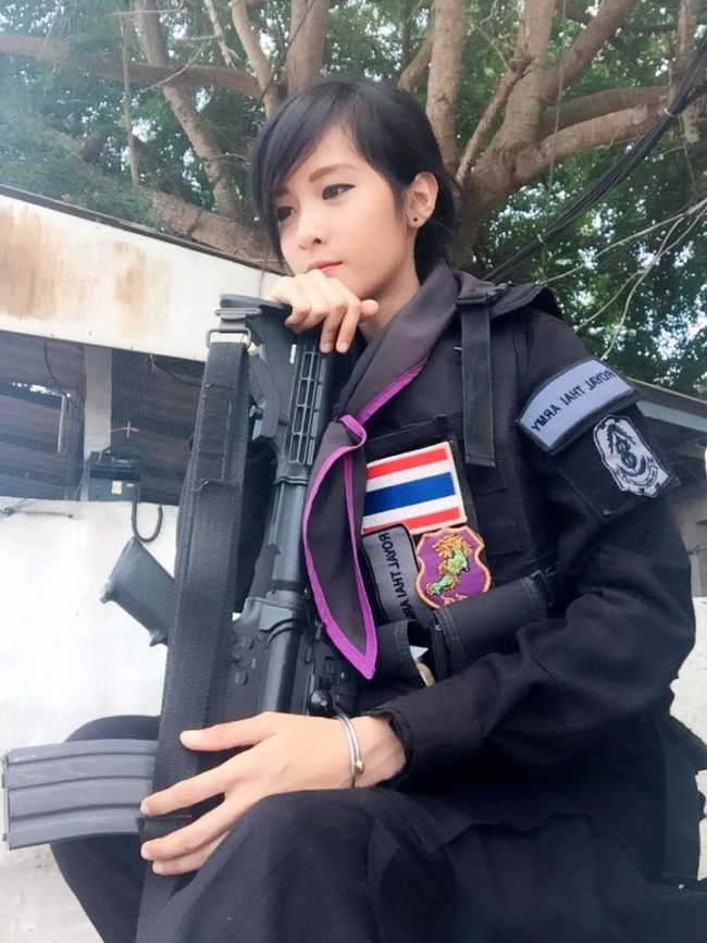 thai-girl-army-uniform-military